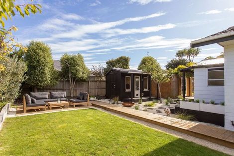 Photo of property in 9b Lydbury Place, Parklands, Christchurch, 8083