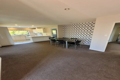 Photo of property in 15b Kinapori Terrace, Newlands, Wellington, 6037