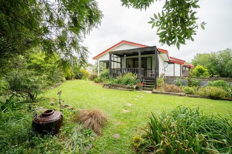 Photo of property in 765 Makerua Road, Tokomaru, Palmerston North, 4474