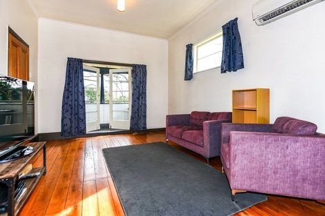 Photo of property in 96 Somerfield Street, Somerfield, Christchurch, 8024