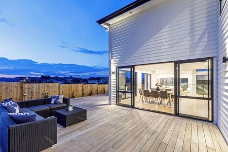Photo of property in 42 Fernhill Way, Oteha, Auckland, 0632