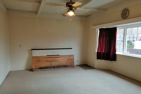 Photo of property in 3170 Great North Road, New Lynn, Auckland, 0600