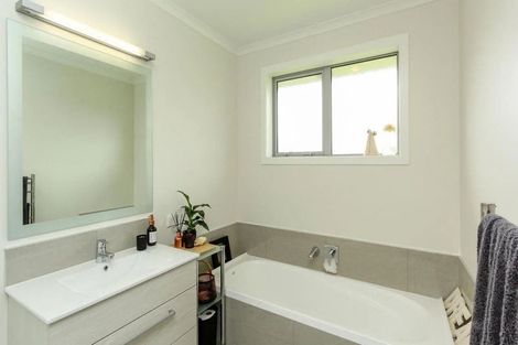 Photo of property in 92 Smart Road, Glen Avon, New Plymouth, 4312