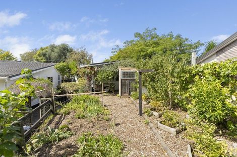 Photo of property in 15 Robert Grove, Paraparaumu, 5032