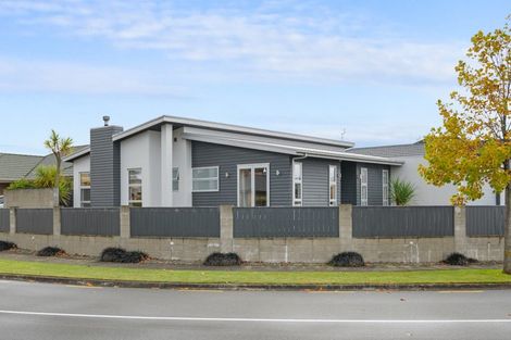 Photo of property in 16 Eaglesome Avenue, Aidanfield, Christchurch, 8025
