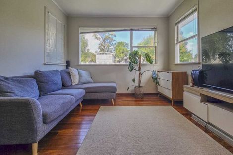 Photo of property in 1 Coburg Street, Henderson, Auckland, 0612