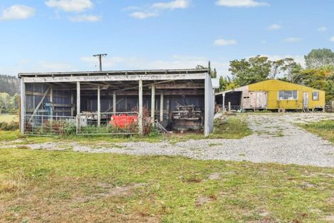 Photo of property in 19 Durey Road, Dairy Flat, 0792