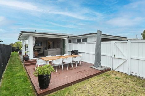 Photo of property in 33 Reginald Street, Burwood, Christchurch, 8083