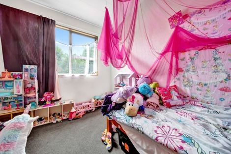 Photo of property in 3a Julian Place, Westown, New Plymouth, 4310