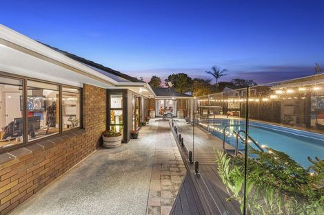 Photo of property in 13 Kurnell Drive, Botany Downs, Auckland, 2010