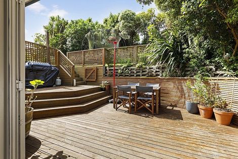 Photo of property in 51 Bedford Street, Northland, Wellington, 6012