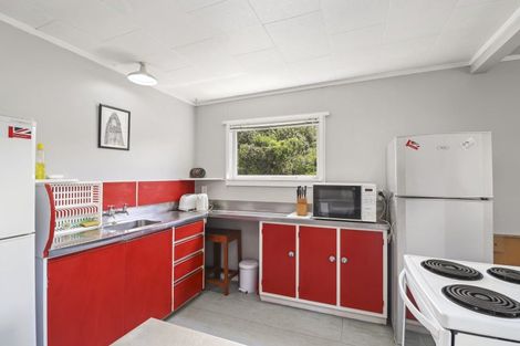 Photo of property in 18 Oxford Road, Lake Rotoma, Rotorua, 3074