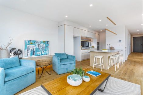 Photo of property in 5 Makumaku Place, Long Bay, 0630