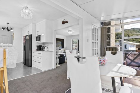 Photo of property in 8 Karamu Crescent, Wainuiomata, Lower Hutt, 5014