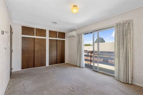 Photo of property in 427 Memorial Avenue, Burnside, Christchurch, 8053