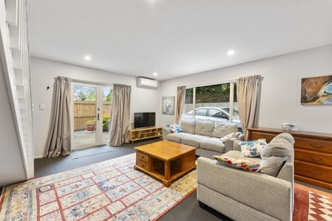 Photo of property in 8 Waldie Grove, Avalon, Lower Hutt, 5011
