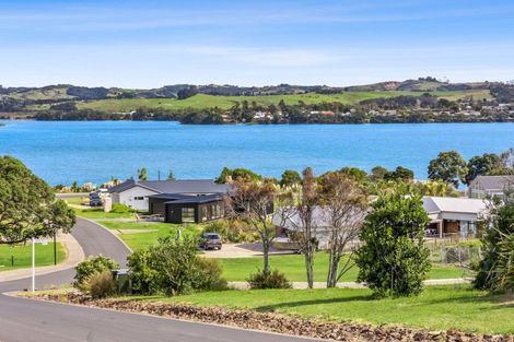 Photo of property in 1 Garden Way, Mangawhai Heads, Mangawhai, 0505