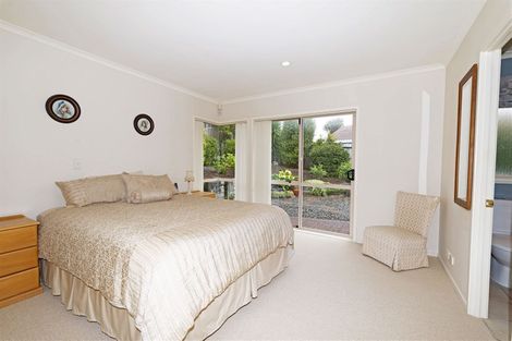 Photo of property in 26 Hillwell Drive, Henderson, Auckland, 0612