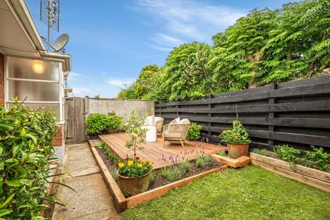 Photo of property in 3/17 Saltburn Road, Milford, Auckland, 0620