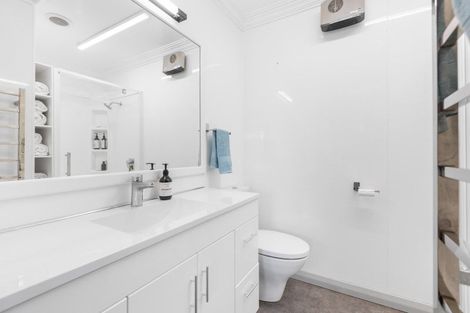 Photo of property in 60 Cutfield Street, Inglewood, 4330