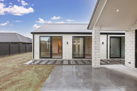 Photo of property in 28 Isobel Hodgson Drive, Cambridge, 3434