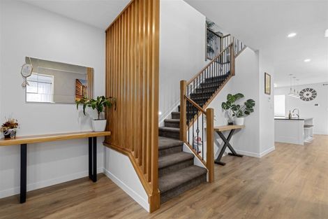 Photo of property in 8 Tawatawa Street, Long Bay, Auckland, 0630