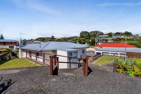 Photo of property in 3 Rospeath Crescent, Spotswood, New Plymouth, 4310