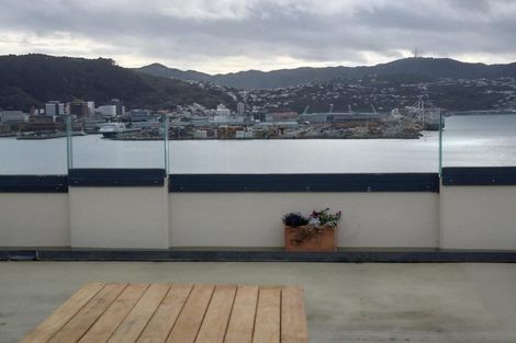 Photo of property in Jerningham Apartments, 20 Oriental Terrace, Oriental Bay, Wellington, 6011