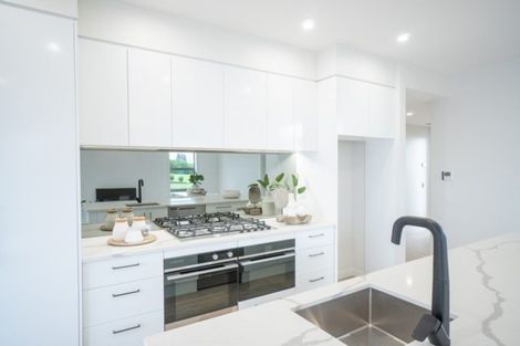 Photo of property in 9 Loveston Lane, Kelvin Grove, Palmerston North, 4470