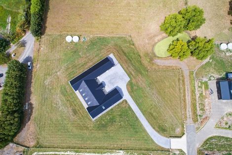 Photo of property in 11 Te Kahu Lane, Halcombe, 4779