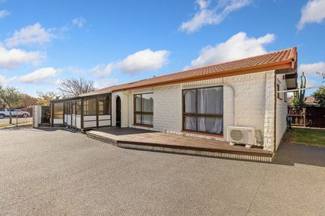 Photo of property in 7 Sophora Place, Parklands, Christchurch, 8083
