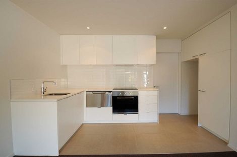 Photo of property in 10 North Avon Road, Richmond, Christchurch, 8013