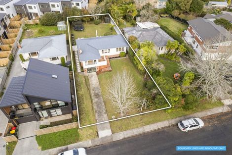 Photo of property in 31 Renata Crescent, Te Atatu Peninsula, Auckland, 0610