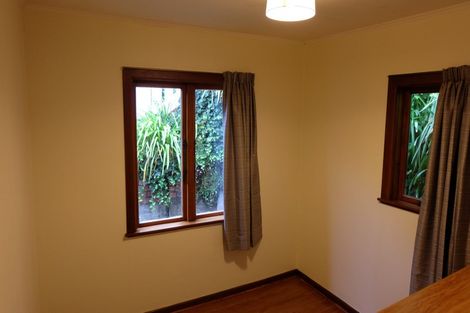 Photo of property in 31 Garden Road, Northland, Wellington, 6012