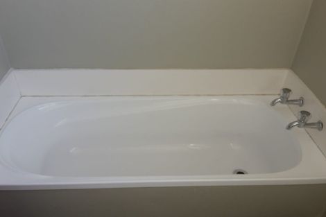 Photo of property in 2/31 Camellia Terrace, Maungaraki, Lower Hutt, 5010