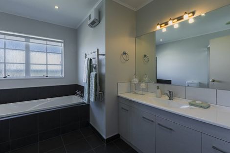 Photo of property in 81 Churchill Drive, Taradale, Napier, 4112