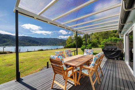 Photo of property in 1755 Queen Charlotte Drive, Linkwater, Picton, 7281
