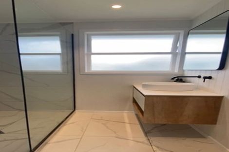 Photo of property in 25 Paragon Avenue, Beach Haven, Auckland, 0626
