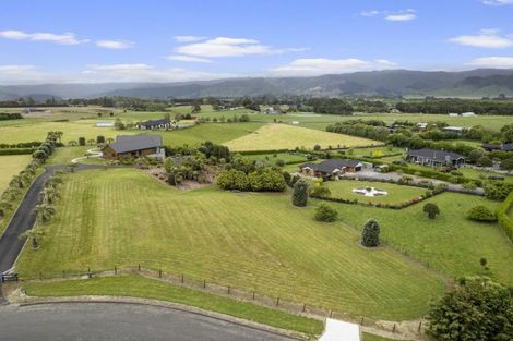 Photo of property in 83 Ohau Terrace, Ohau, Levin, 5570