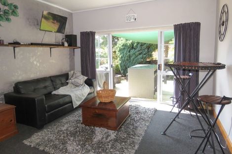 Photo of property in 15 Grey Road, Reefton, 7830