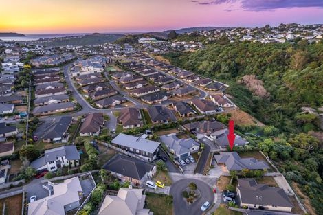 Photo of property in 14 Tararua Close, Aotea, Porirua, 5024