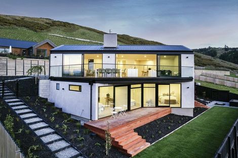 Photo of property in 8 Flowers Lane, Cracroft, Christchurch, 8022