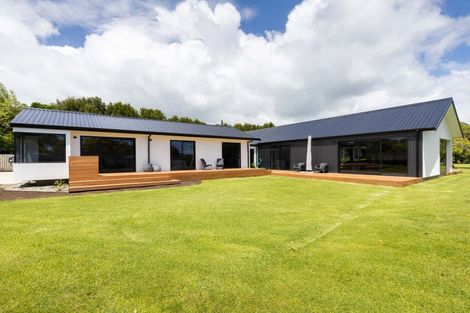Photo of property in 244 Corbett Road, Paraite, New Plymouth, 4373