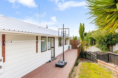 Photo of property in 25 Lilburn Crescent, Massey, Auckland, 0614