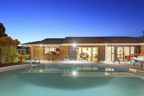 Photo of property in 13 Kurnell Drive, Botany Downs, Auckland, 2010