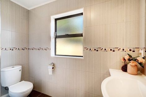 Photo of property in 2/14 Chip Grove, Sunnyhills, Auckland, 2010