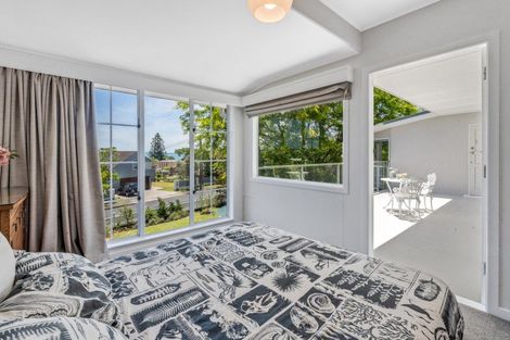 Photo of property in 4 Liston Crescent, Cockle Bay, Auckland, 2014