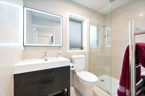 Photo of property in 17 Rauta Way, Helensville, 0800