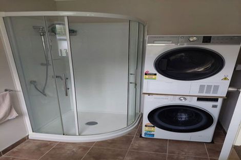 Photo of property in 25b Omega Street, Newlands, Wellington, 6037