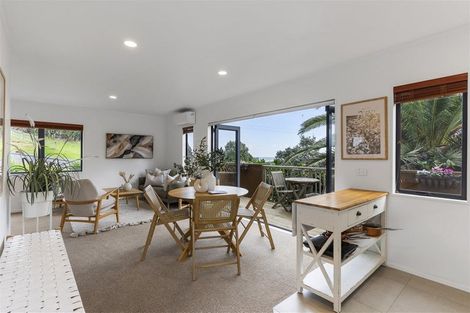 Photo of property in 333 Motutara Road, Muriwai, Waimauku, 0881